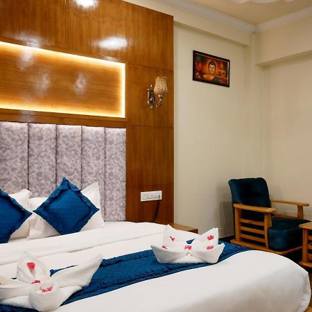 New Ambika International Mall Road Hotel Manāli Exterior foto